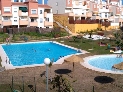 Three bedroom apartment to rent Anoreta golf Costa del Sol - Communal Swimming Pool