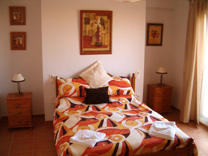 Three bedroom apartment to rent Anoreta golf Costa del Sol - Double Bedroom