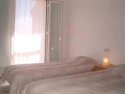 Three bedroom apartment to rent Anoreta golf Costa del Sol - Second Bedroom