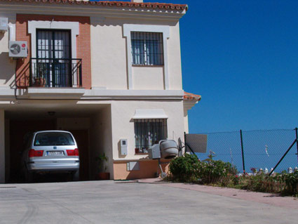 Three Bedroom Golf Course Property For Sale ANG004 - Exterior