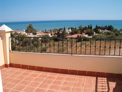 Four or Five Bedroom House For Rent or Sale Chilches Costa del Sol - Sunny Roof Terrace