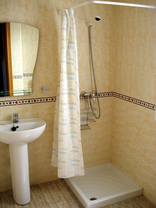 Malaga Apartment Rental, Rincon de la Victoria - Separate Shower Room