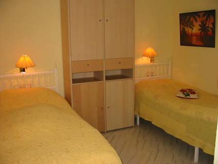 Twin bedroom - click for description & prices
