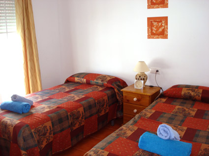 Bedroom 2 - twin beds