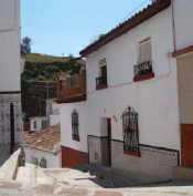 2-3 bedroom village house to rent in Velez-Malaga - click for details